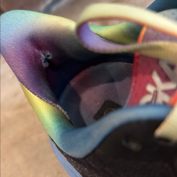 Hoka one one Arahi 6 women’s size 7B black with rainbow details - Picture 4 of 11